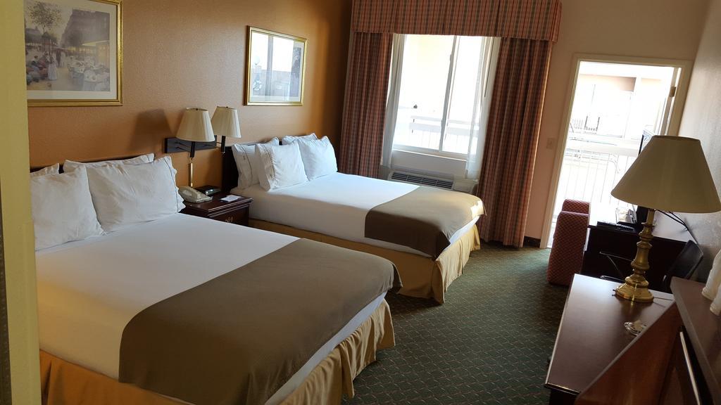 Country Inn & Suites By Radisson, Fort Worth West L-30 Nas Jrb Екстериор снимка