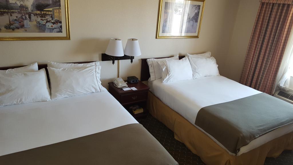 Country Inn & Suites By Radisson, Fort Worth West L-30 Nas Jrb Екстериор снимка